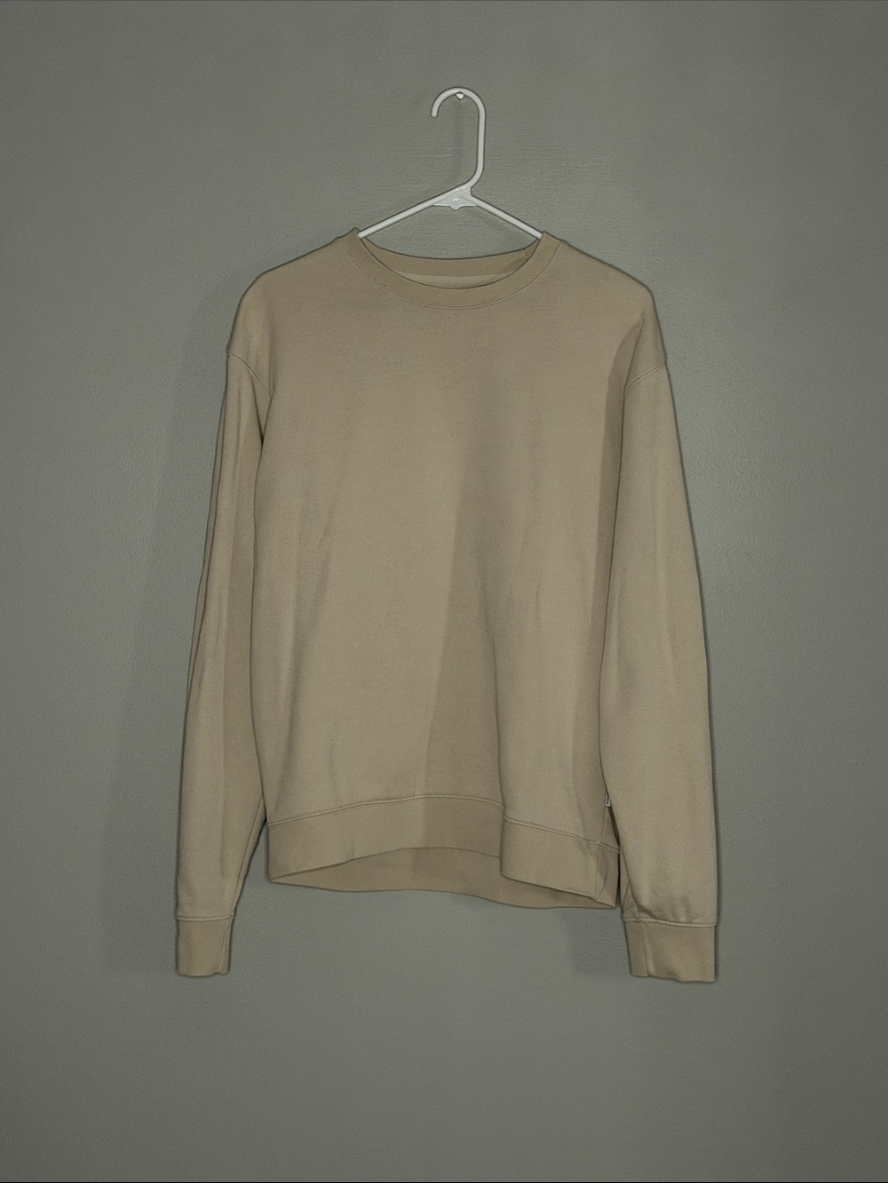 Men’s beige size medium crewneck
